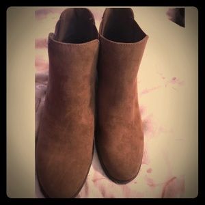 NWT olive faux suede ankle boots /booties